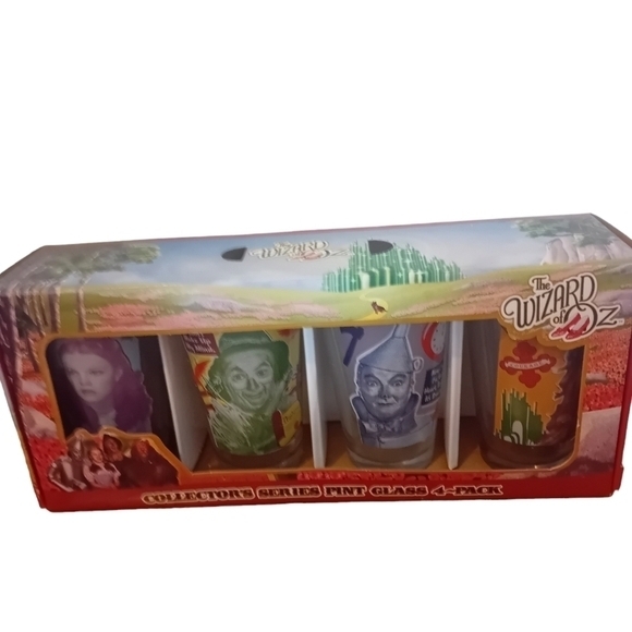 Vintage BNIB Wizard Of Oz Collector's Pint Glass 4 Pack - Picture 1 of 13
